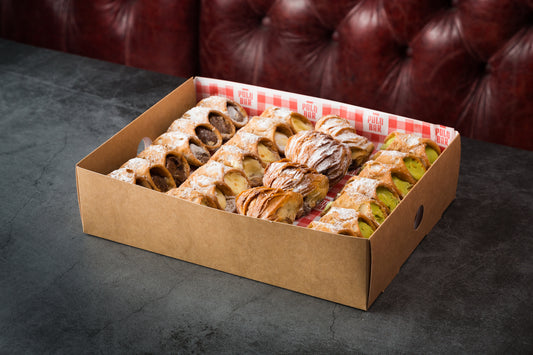 Cannoli Selection and Chocolate Sfogliatelle Box